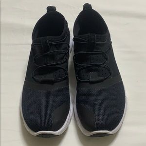Under Armour black sneakers 8 1/2